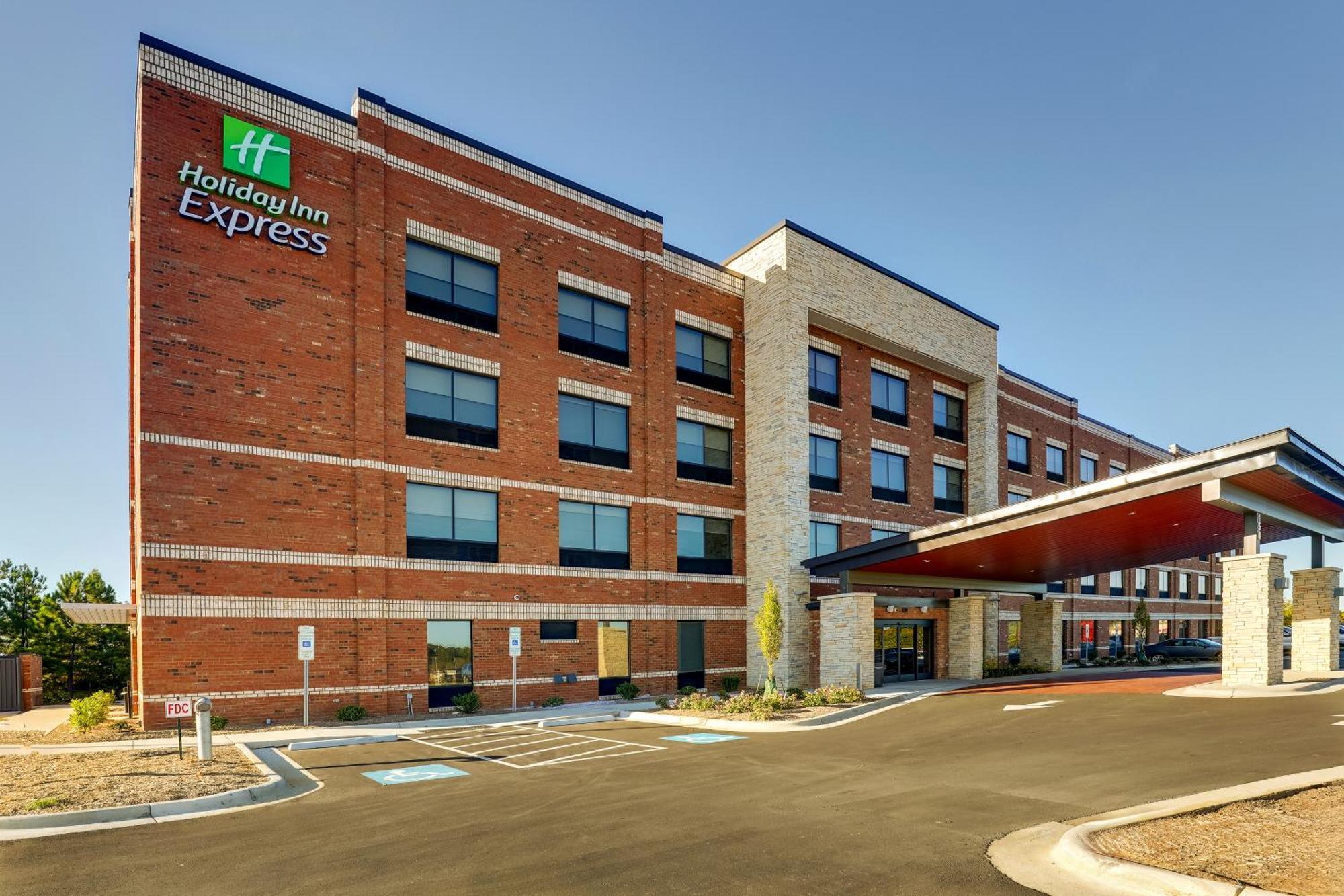 Holiday Inn Express Holly Springs - Raleigh Area By Ihg Exterior foto