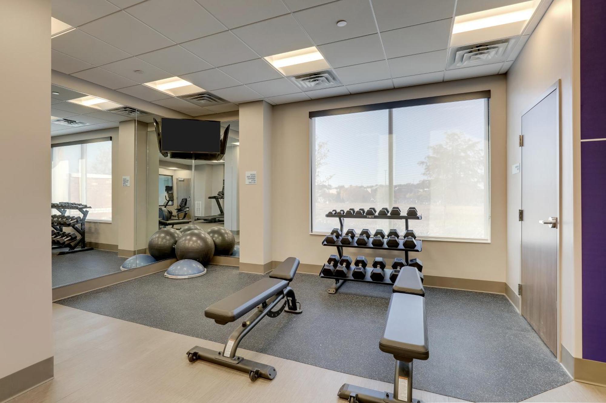 Holiday Inn Express Holly Springs - Raleigh Area By Ihg Exterior foto
