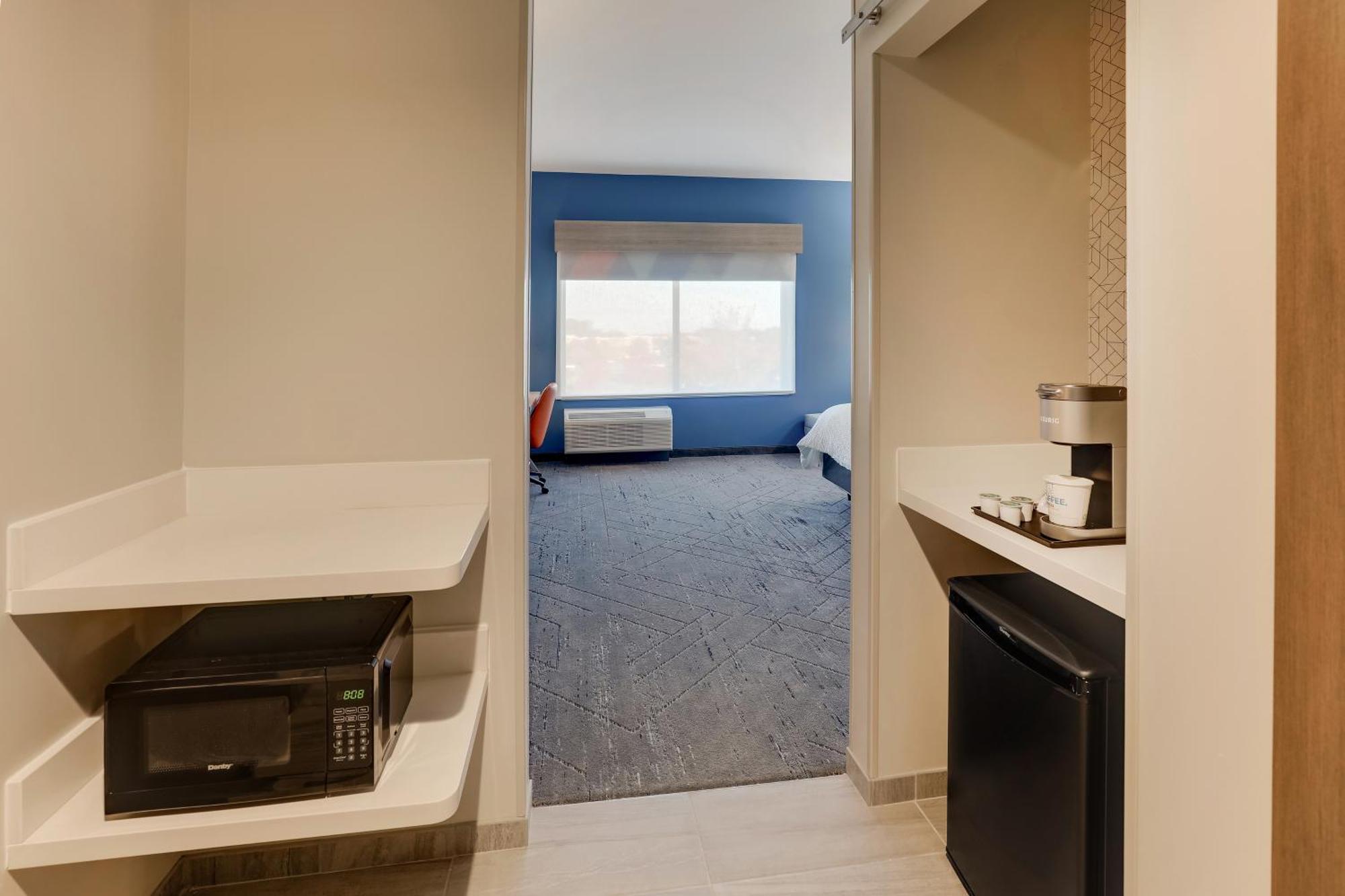 Holiday Inn Express Holly Springs - Raleigh Area By Ihg Exterior foto